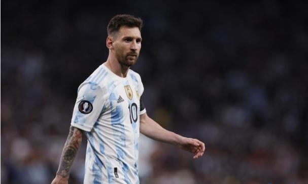 开拓者主帅回应杨瀚森被下放:他是个真正有职业精神的球员;此前已官宣被召回